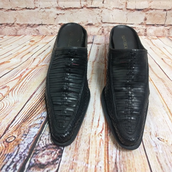 Women's Aerosoles Black Leather Mules Size 8M - Picture 1 of 6